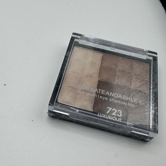 Mary-Kate and Ashley Eye Glam Eyeshadow Trio - 723 Luxurious ✨ - Picture 2 of 3